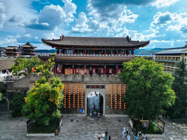 国内最被低估的宜居城市之一，不是大理，不是昆明，而是楚雄！