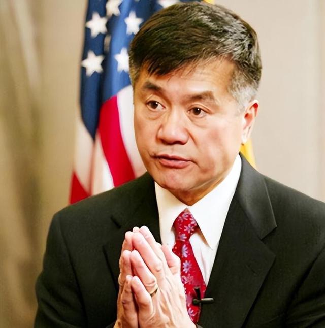 骆家辉警告中国：最好不要自主生产尖端芯片，这不是美国想看到的