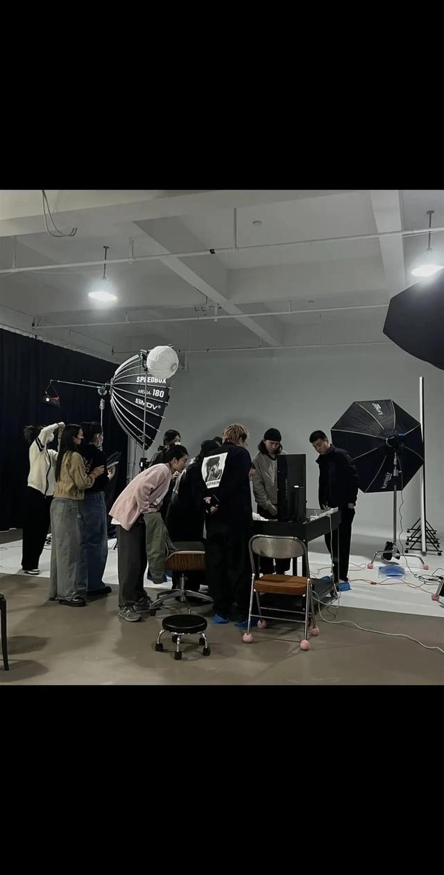 低成本自制剧逆袭！四川铠甲勇士凭啥成现象级作品？