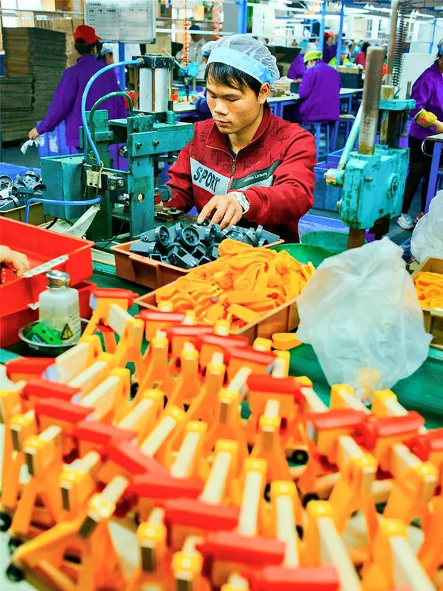 去了三次东莞,我倒抽三口冷气 | 地球知识局