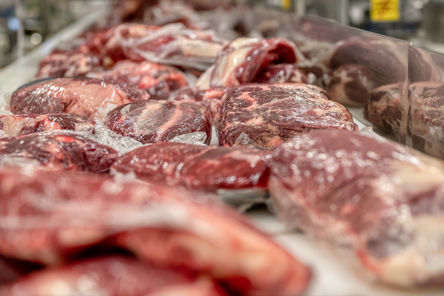 “人造假牛肉”市场泛滥！做法极其恶心，以后买牛肉认准这4点