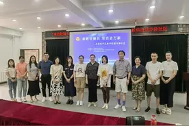 沈阳市妇联走进和平区新华街道丰泽社区举办“家教轻骑兵 双百进万家”活动图片