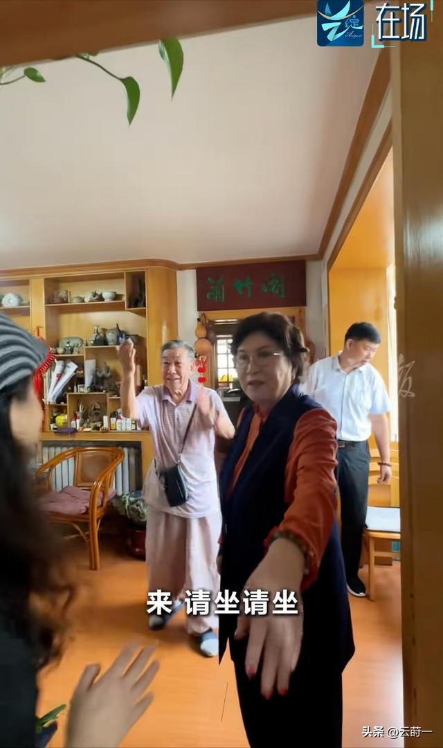 81岁刘兰芳现状曝光：住北京破旧楼房商演不敢停，爱子前年去世
