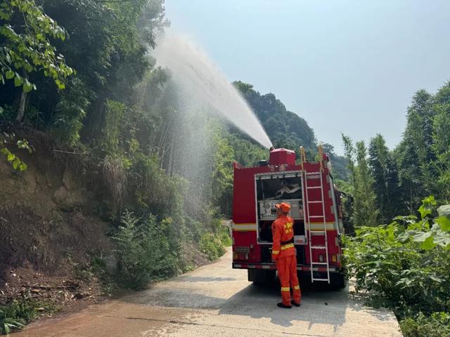 靠前驻防丨前置力量全域守护 织密景区安全防线