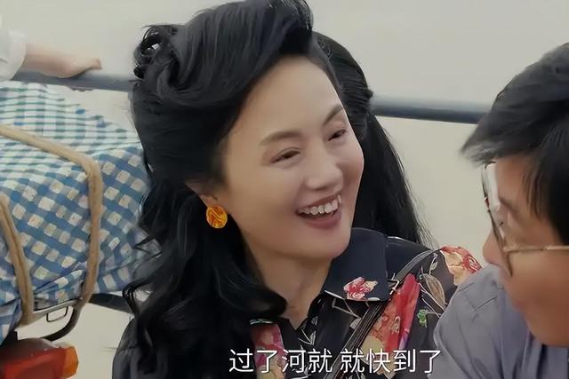 离春节不到2个月	，52岁辛柏青高调官宣喜讯，朱媛媛总算能安心了