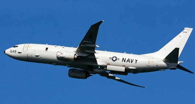 特朗普连炸7国，美防长逼中国往后退，102架次美军机分批进南海