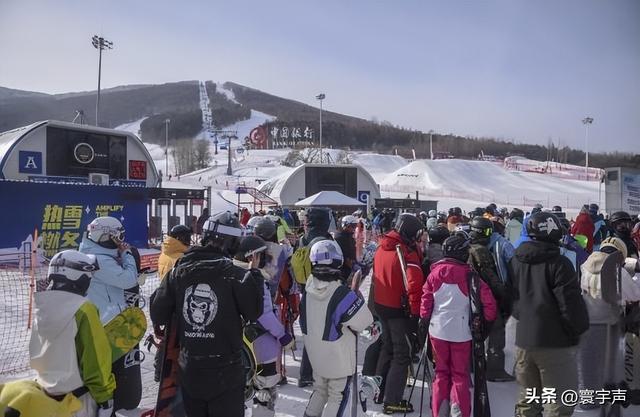 五星酒店遇冷，帐篷卖爆，2025旅游消费大反转，背后原因扎心了