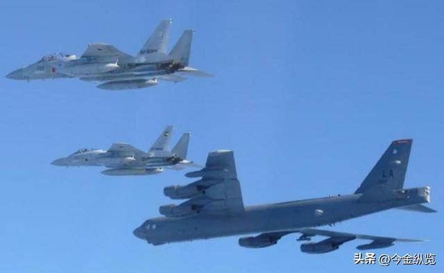 高市打出最后一张牌？中俄联合巡航后，美国核动力战机惊现日本！