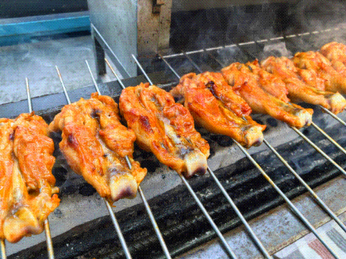 “你怎么知道王嘉尔来我家门口啦？”