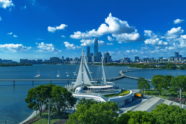 《新华财经》关注！三湖联动绘就全域新景，“非凡园区”亮出文旅新名片！