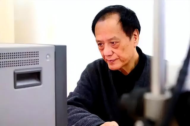 美俄都没攻克的难题，被中国一老头突破，奖励1000万他全捐了