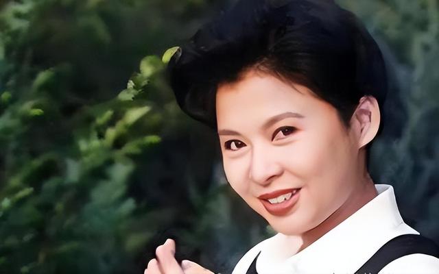 63岁董文华不再沉默，揭露当年被“封杀”原因，原来我们错怪她了