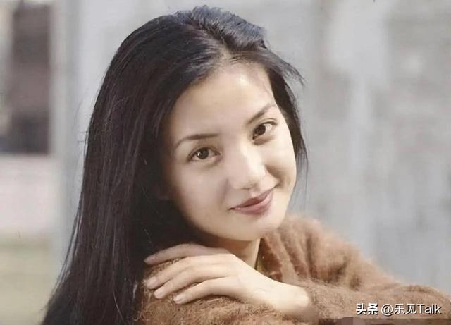 封杀4年后，49岁赵薇又有消息，因胃癌去世传闻 5个月前就真相大白