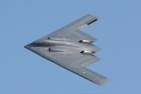 5架B2隐身轰炸机集结，特朗普野心不小，美国妄想封锁西欧大陆图片