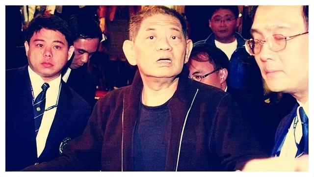 他100多位情妇，曾9女同床，包养费达上亿元，但下场无比凄凉
