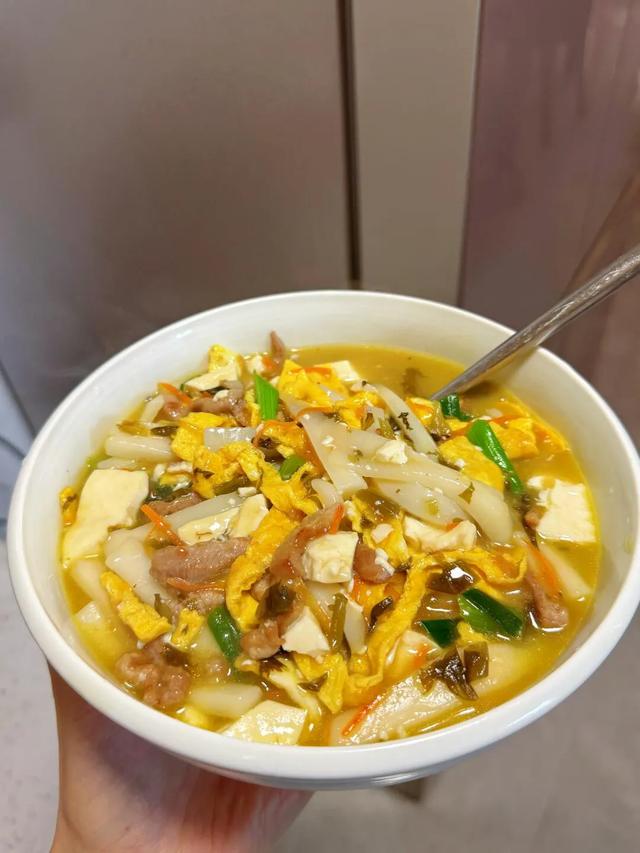 去了一趟嵊州，发现嵊州美食真的与众不同，满眼都是烟火气