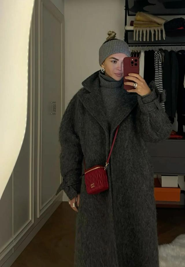 冬天穿件灰色系衣服既显高级又实用！