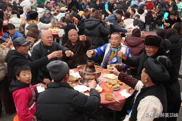 祈福、赏舞、品火锅，南宝山镇羌历年打造沉浸式民族文化盛宴