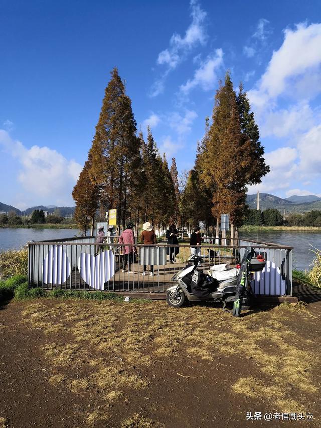 冬天的早上 晒着太阳从大观楼徒步到西山茶马花街 是什么样的感受?