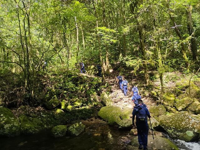 福建龙岩：守护黄连盂！脚下有路，心中有责——消防员登山活动纪实