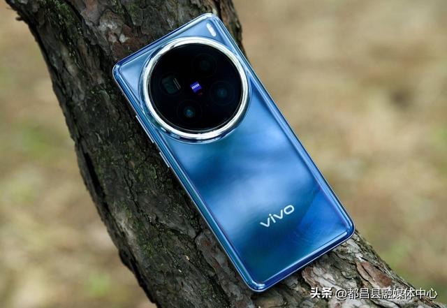 vivo亮出“底牌”，16GB+512GB下跌1454元，天玑9400+2亿像素