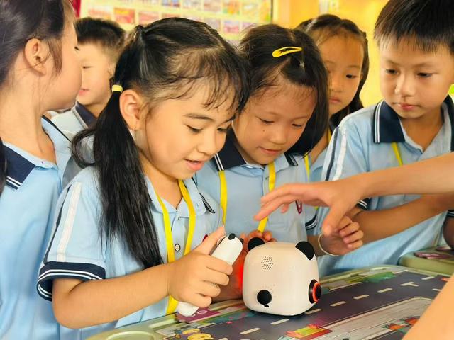 广东人工智能教育校园行在东莞市启动