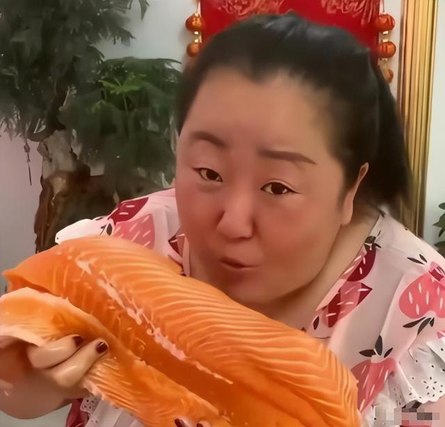 “女吃播三巨头”现状：脸像骷髅、摘除味觉神经，有人已立好遗嘱