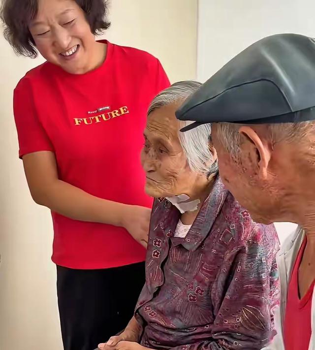 徐姥姥：成成公开曝光父母婚姻问题，确实大家多想了，他们很好