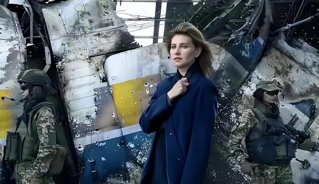 泽连斯基的妻子有多美？登美时尚杂志封面，两人恋爱八年儿女双全