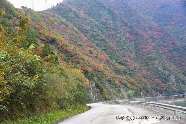 汉中出发沿嘉陵江跨省自驾,把秦巴深秋的美景装进车窗~图片