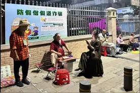 深圳是否应该“禁止摆地摊”图片