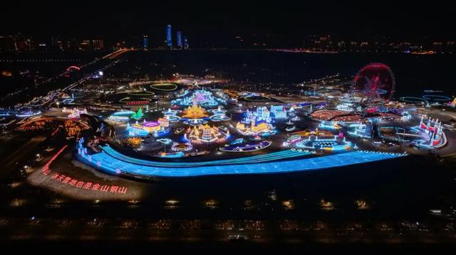 热姜茶、室外暖炉、“冰雪暖堡”齐上阵 严寒中传递浓浓温情