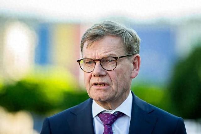 王毅点名高市早苗，德外长态度180度转变，说出中方最在意的话