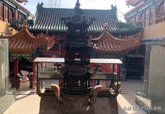 游信安龙泉寺。