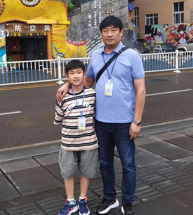 11岁男孩王志梁去世！父亲抱回家不放手，死亡真相曝光	，众人惋惜