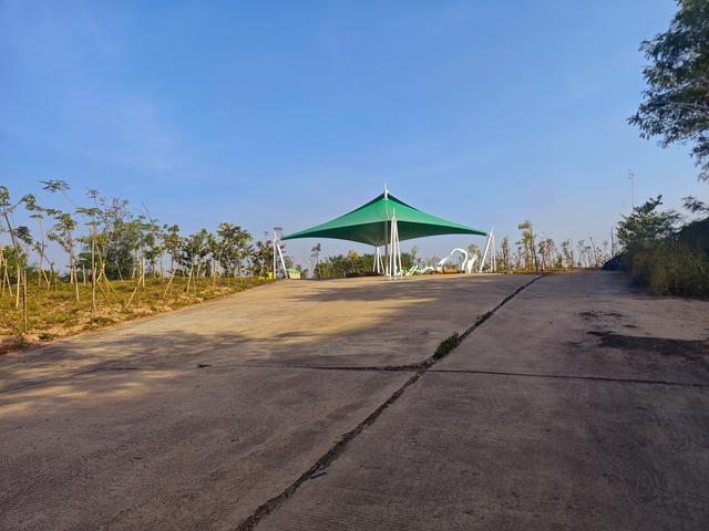 塘朗山郊野公园火车道口与绿平二路段，爬坡酸爽，骑友的天堂