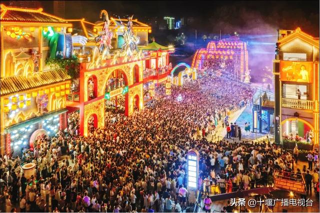 近日,全城进入“太极时间”?网友:这很十堰