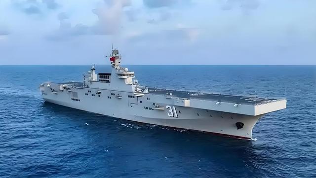 中国上当了？当我们全力打造航母，美国却悄悄将重心移向两栖舰？
