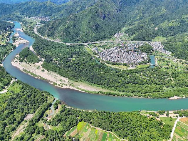 从西贡到成都：水上运动走红，行业却陷价格战与安全坑