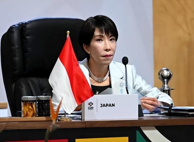 战场转向联合国，高市早苗一开口，中方便离席退场，日本颜面扫地