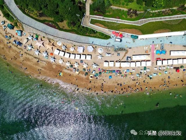 就在傅家庄浴场旁边,大连这个海边更美