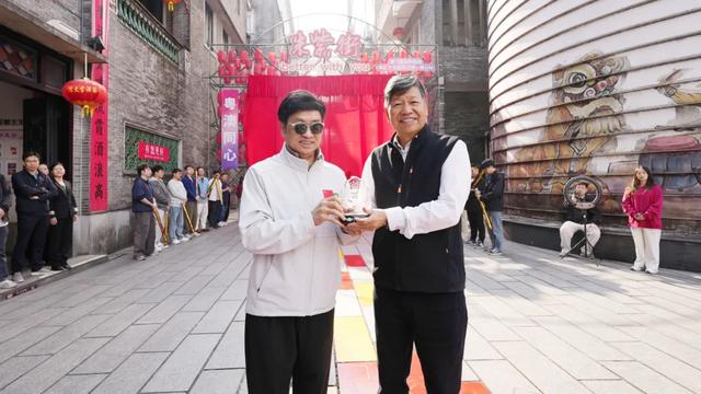 湾区文化探寻首站|古董Mini车队巡游朱紫街