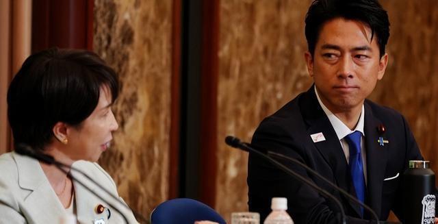 高市早苗吃下“定心丸”，中国还未发力，日本右翼准备弃车保帅？