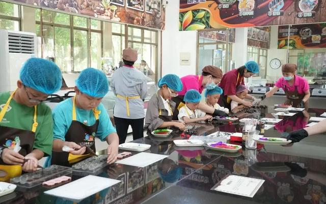 “史上最长”春节假期，微博智搜推荐您来万宁冲浪！