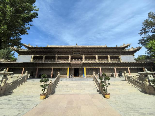 张掖大佛寺最大两个看点，西夏卧佛与土塔，各有什么特点呢？