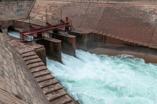 大漠之水：在武威，追寻一条河流的生死突围
