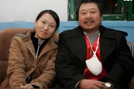 著名演员范伟：我这辈子最正确的决定，就是娶了一个平凡的妻子图片