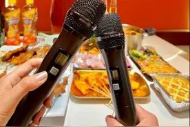 女子因唱K离话筒太近感染单纯疱疹病毒图片