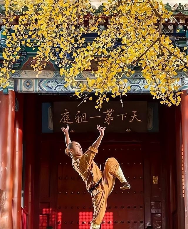 他是释永信的师弟，他自诩武僧总教头，但实际上他是当地的黑老大