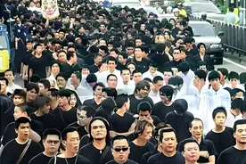 全球十大黑帮：300年历史人数超90万，今无人敢惹，中国上榜仨图片